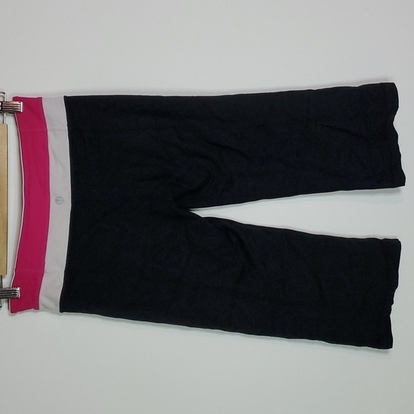 Lululemon black size 6 cropped leggings - Picture 4 of 6